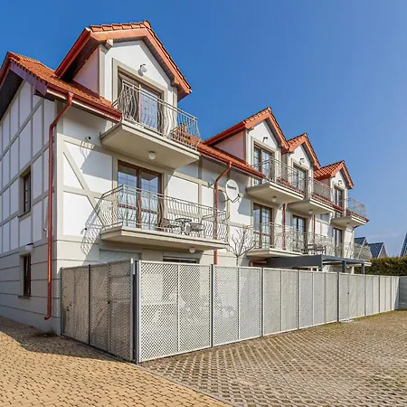 Liliowa Seaside Apartments By Noclegi Renters Dębki Exteriér fotografie